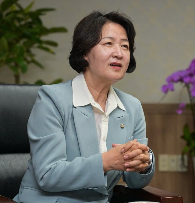 추미애 "윤석열 정부 오만 앞 절박함으로 버텨…이제는 경기도 위해 뛸 것"