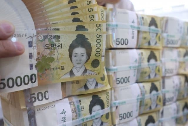 유튜브 보고 5만원권 위조지폐 만든 30대, 징역 1년 6개월 실형