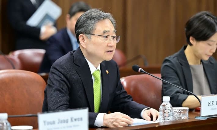 한-이란 외교장관, 호르무즈 안전 통항 논의