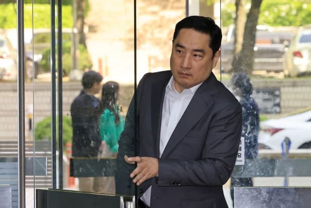 검찰, '조국 아들 명예훼손' 강용석·김세의 기소…고소 6년여 만에 법정행