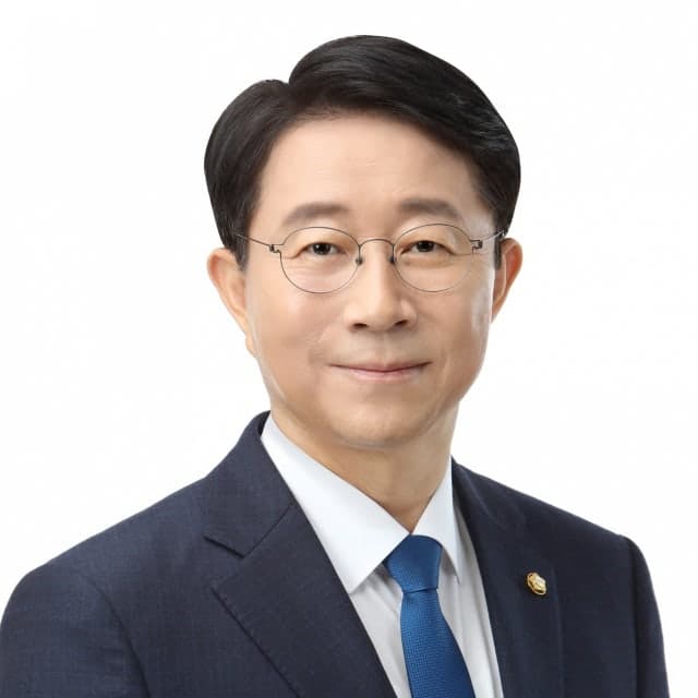 조정식, 대통령 정무특보 사퇴…이재명 대통령 "수고 많았다" "함께해줘서 감사"