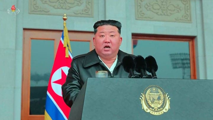 김정은, 청년동맹 대표들 만나 "청년들 강철 전투력이 국력 상징"