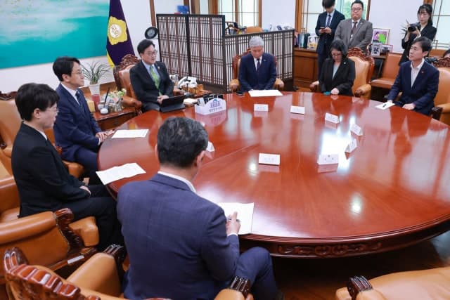 우원식, 국힘에 "내란의 강 함께 건너자" 개헌 표결 참여 촉구…'운명의 한 주' 이번 주 결론