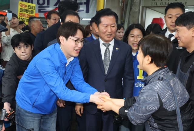 정청래, 부산 찾아 하정우 띄우기 "금의환향한 북구의 아들"