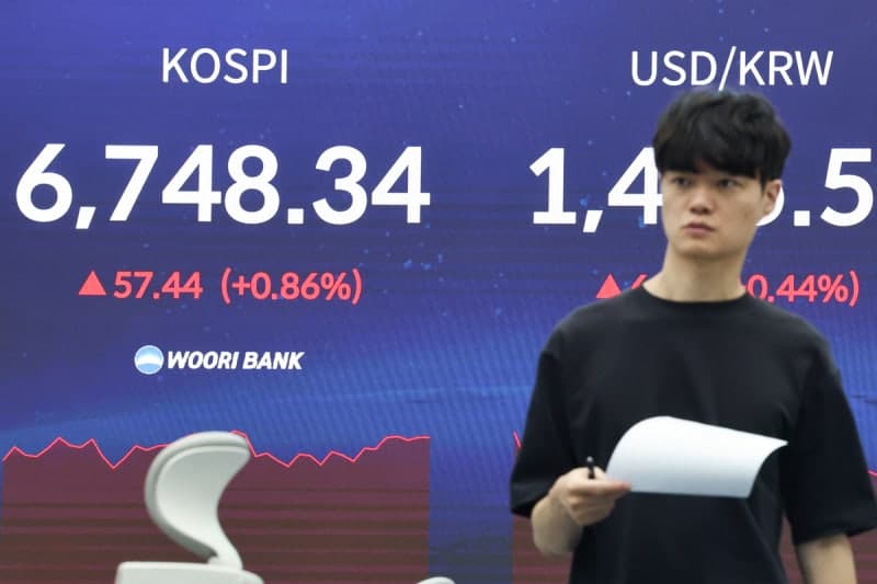 외국인 수익률, 개인의 3배…4월 코스피 성적표 보니 "난 총알받이였나?"