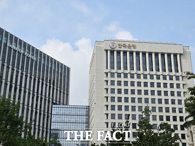 한은 부총재, 금리 인상 시사…물가·성장 견인