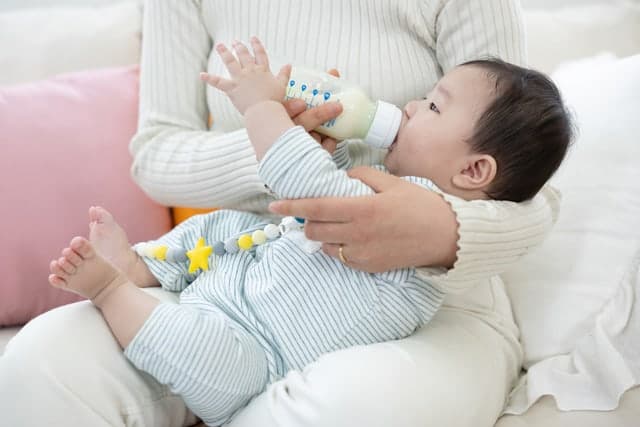 국표원·소비자원, 아기 '자가 수유 제품' 사용 중단 강력 권고…"질식·흡인성 폐렴 위험"
