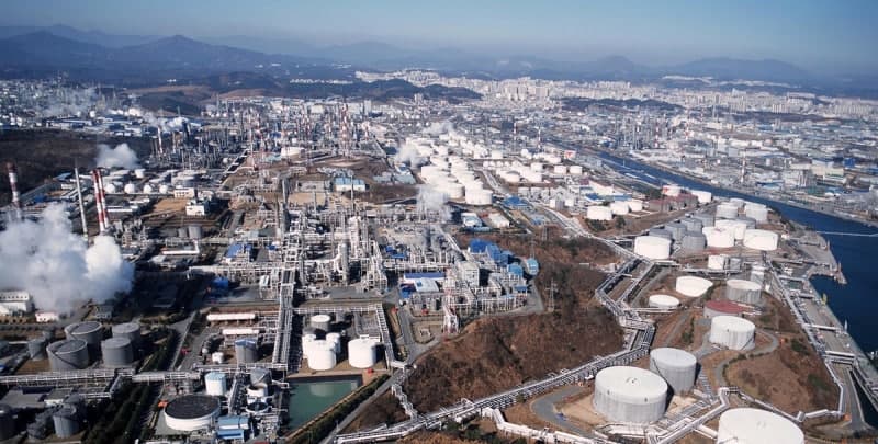 "호르무즈 봉쇄 여파" 울산항 4월 원유 반입량 작년 월평균보다 41% 급감