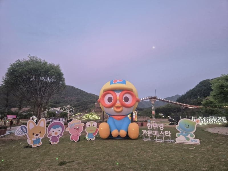 “사람은 몰렸는데 꽃은 아직”…포천 한탄강 가든페스타, 5월 2일 개막해 38일간 봄 축제 열려