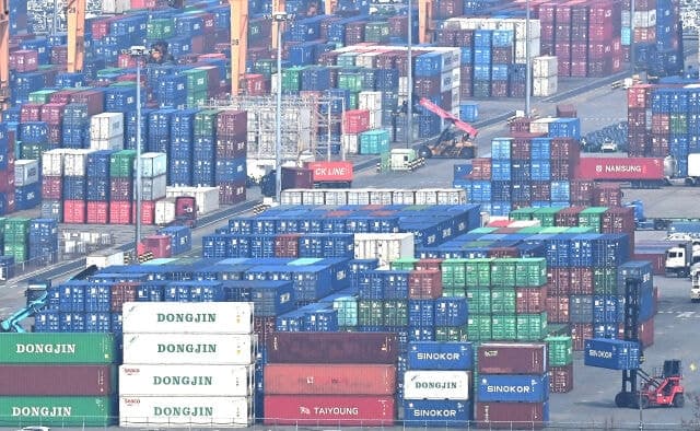 유상대 한은 부총재 "물가상승률 2.2% 초과 전망…금리 인상 사이클 전환 고민할 때"