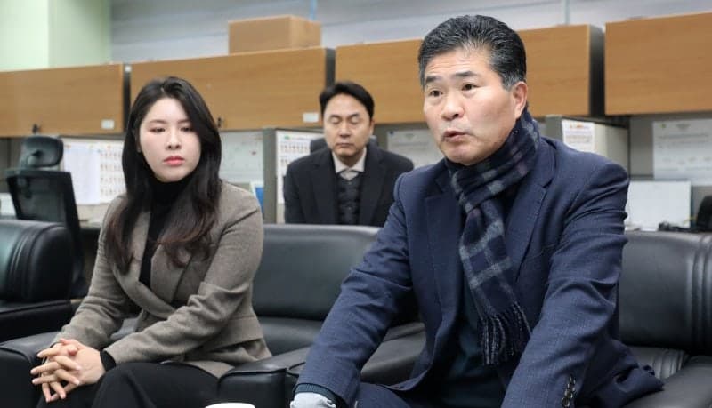 경찰, '이원택 식사비 대납 의혹' 김슬지 도의원 휴일 출장 조사…특혜 논란