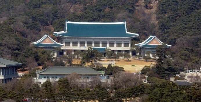 강훈식 靑 비서실장 주재 '호르무즈 선박 화재' 대응 회의…대처 방안 논의