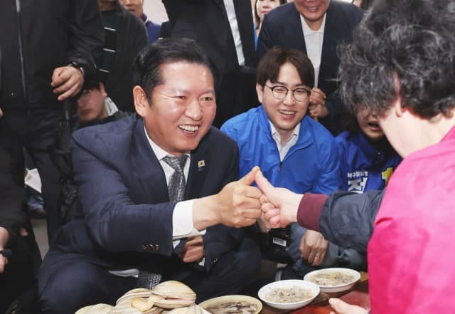 여성연합 “‘오빠’는 필요 없다”… 정청래·하정우 발언에 민주연구원 부원장 “머릿속이 음란마귀” 주장