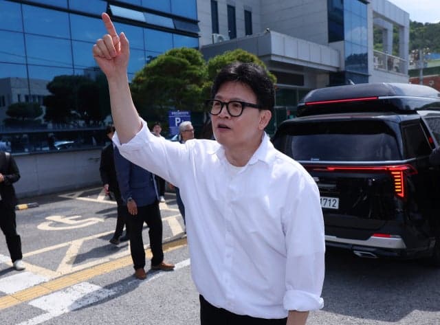 2차 특검, 한동훈 출국금지…한동훈 "특검이 선거개입, 할테면 해 보라"
