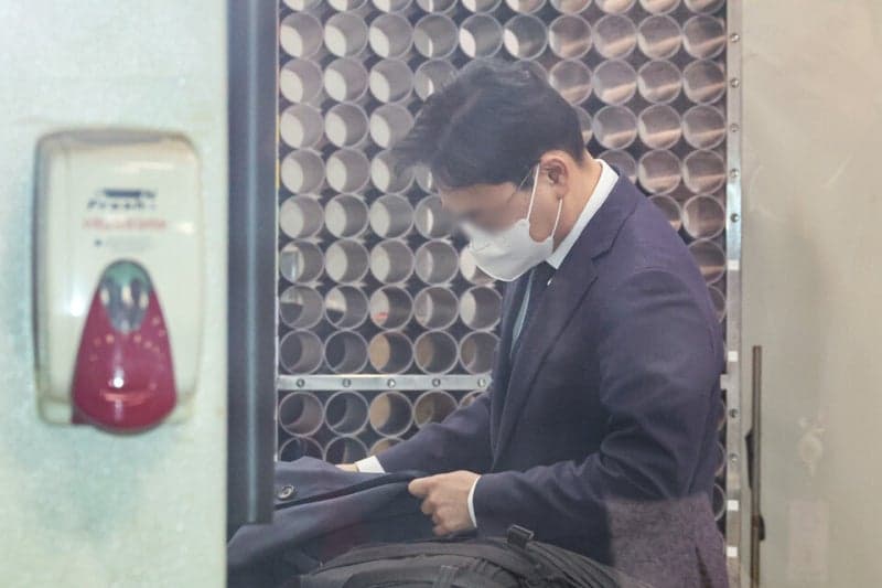 '재판 거래' 현직 부장판사, 뇌물수수 혐의 불구속 기소