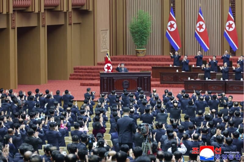 北, 헌법에 '두 국가' 명문화…통일 지우고 영토조항 신설