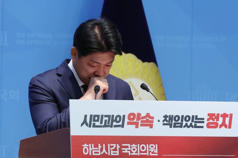 국민의힘 이용 "尹정권 과오 피하지 않겠다…국민께 상처드려 죄송" 눈물로 출마 선언