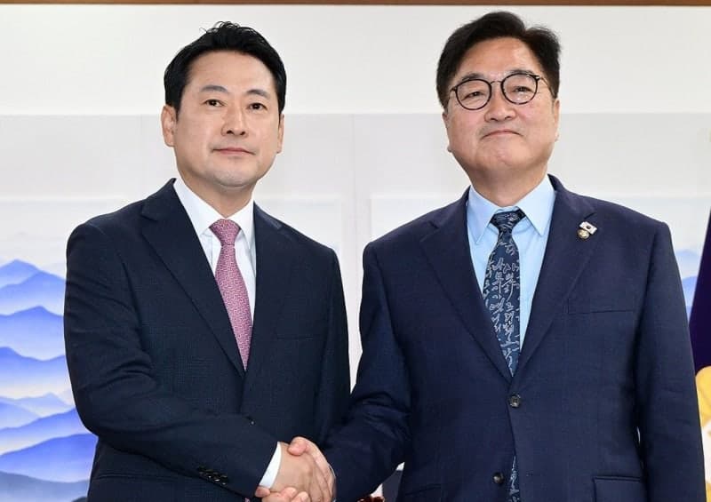 이재명, 개헌안 표결 D-1 '불법계엄 옹호론자' 비판