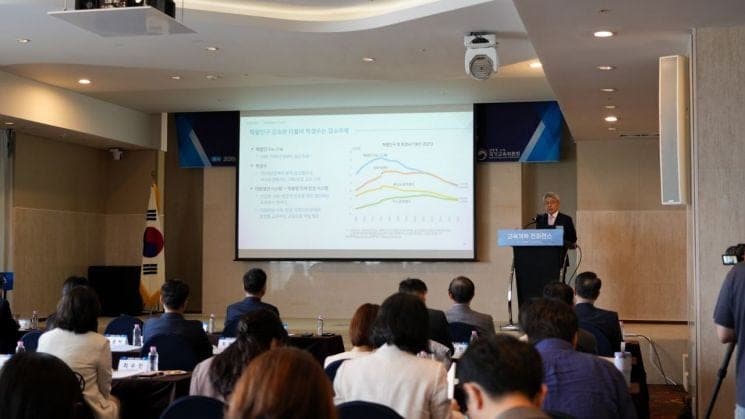 “정답 맞히기 교육 벗어나야”…AI 시대 ‘질문하는 교실로’ 교육개혁 시급