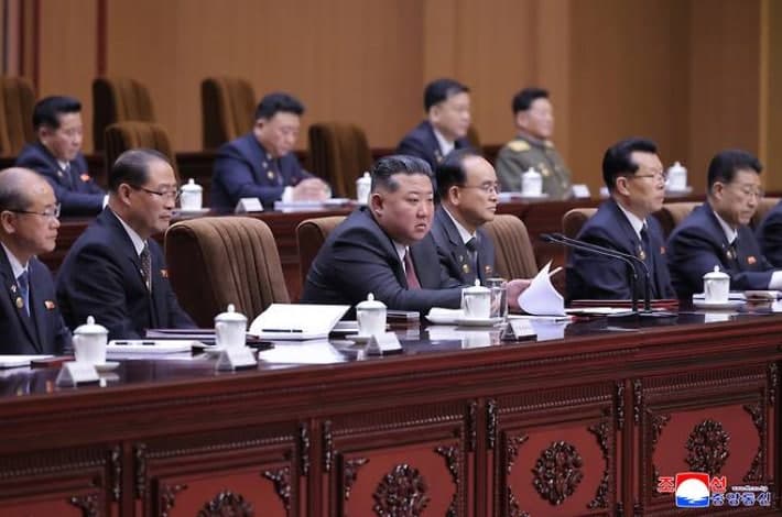 北, 헌법에 '두 국가' 명시…핵 사용권·김정은 권한 강화