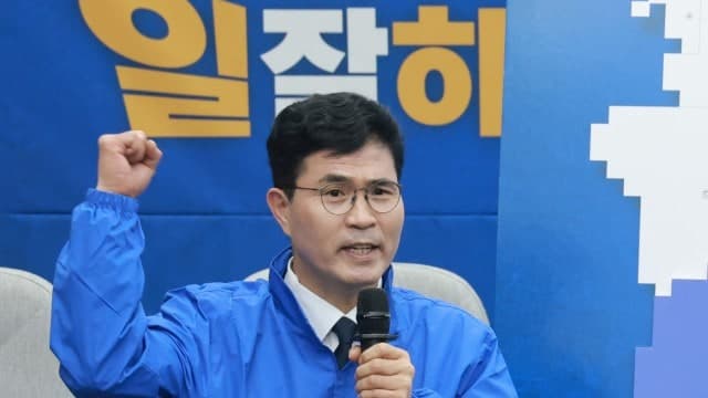 이원택, '식사비 대납 의혹' 경찰 출석…"허위 조작된 기획 사건"