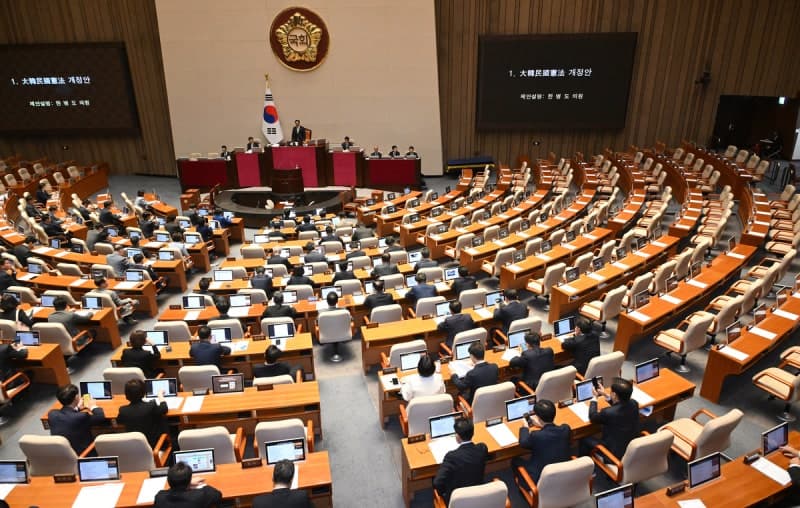국민의힘, '개헌안 재표결' 본회의 모든 법안에 필리버스터 예고…"졸속 개헌"
