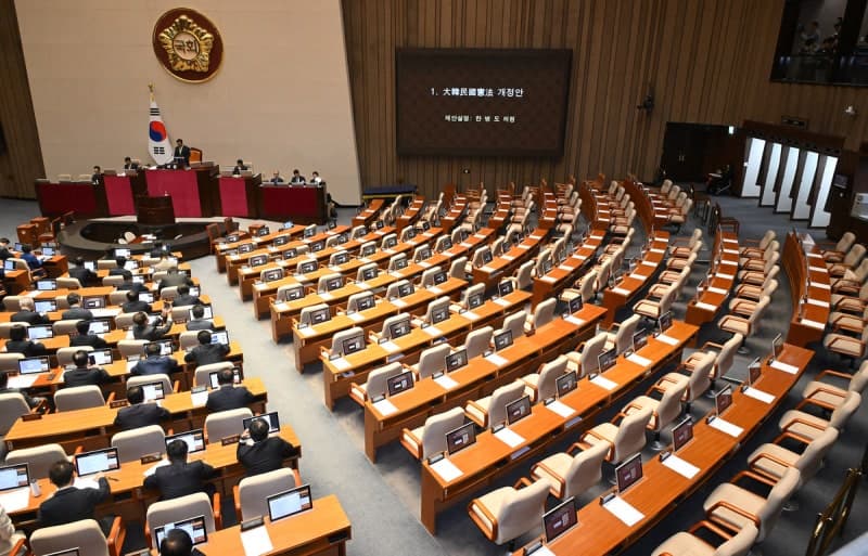 국민의힘 "졸속 누더기 개헌 폭주 결사 저지할 것…포괄적 개헌안 다시 논의하자"