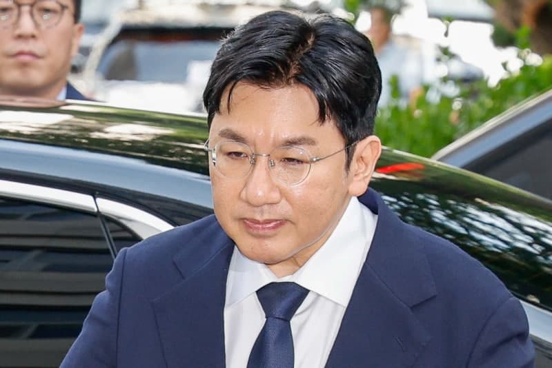 경찰, '사기적 부정거래' 방시혁 하이브 의장 구속영장 재신청…검찰 반려 6일만