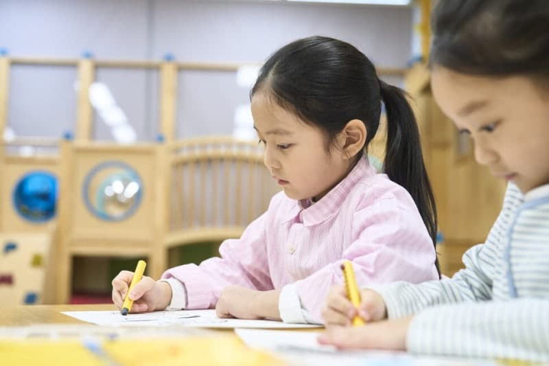 맞벌이 늘자 '출근 전 돌봄' 강화…유치원·어린이집 아침돌봄 지원 확대