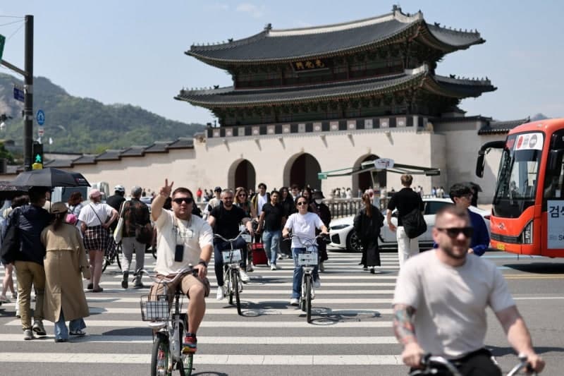 어버이날, 전국 대체로 맑고 미세먼지 '좋음'…낮 최고 23도, 강원엔 한때 비