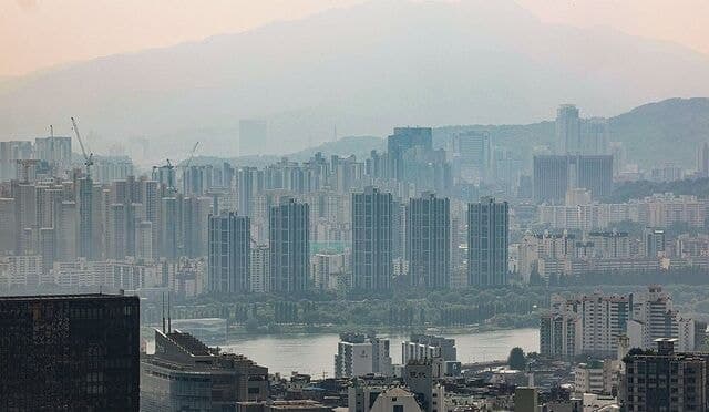 양도세 중과 앞두고 서울 아파트 매물 7만건 아래로…강남권은 상승 확대