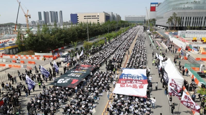정부, 삼성전자 총파업 2주 앞두고 중재 나서…'사후조정' 카드 성사 가능성은?