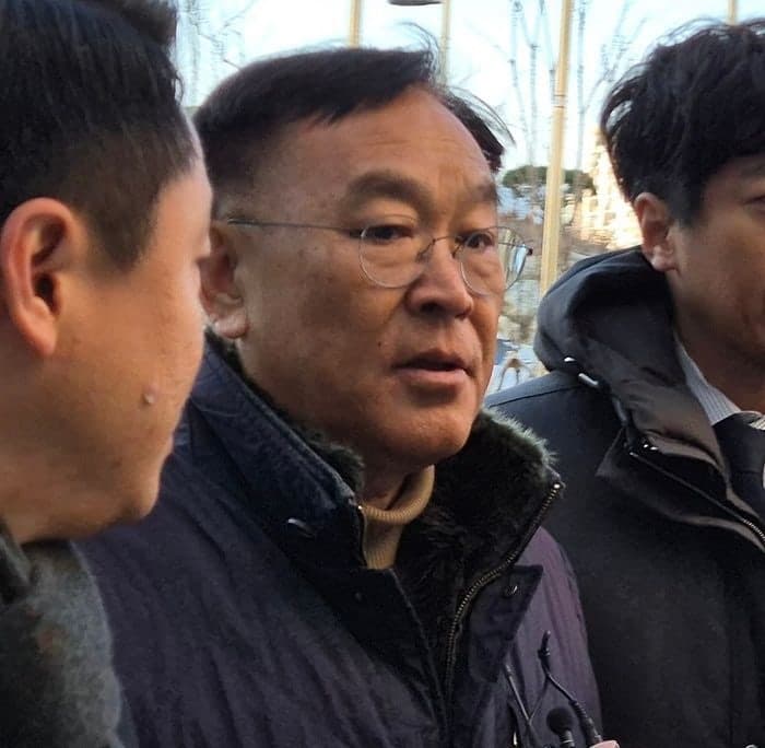 김진하 양양군수 '성비위·뇌물수수' 징역 2년 확정…군수직 상실