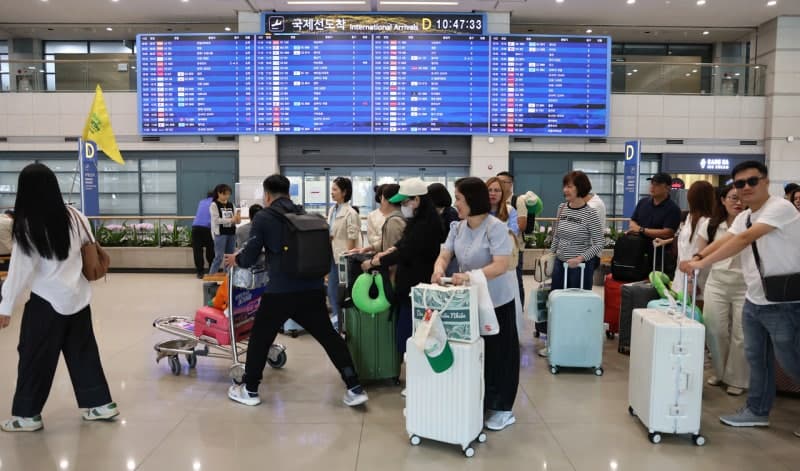 방한 단체관광 '쇼핑 강요·저가 관광' 금지…관광진흥법 개정안 국회 통과