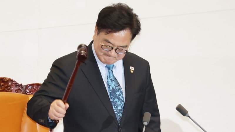 39년 만의 개헌 시도 무산, 민주당 '내란 심판론' 띄우며 국힘 비판