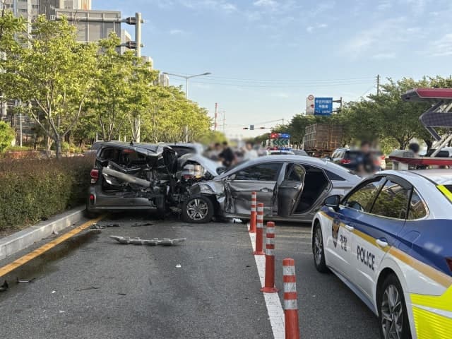 부산 강변대로서 80대 운전자 8중 추돌…6명 경상