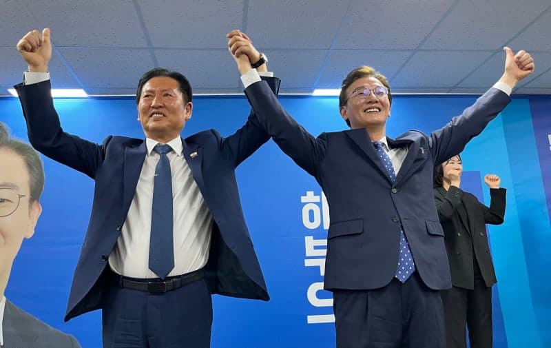 정청래, 닷새 만에 또 부산 찾아 "전재수, 이재명 대통령 닮아"…PK 민심 공략