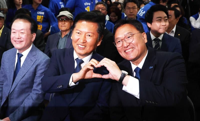 정청래 닷새 만에 또 영남행 "해양수도 부산 약속"…장동혁 충청권 표심 잡기