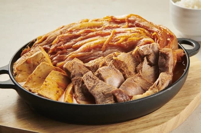 "사장님, 담배 4갑 사다주세요" 김치찜집에 황당 배달 요청… 미성년자 악용 우려