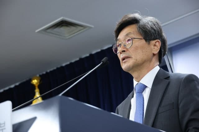 권익위, '이재명 헬기 이송 특혜 없었다' 2년 만에 뒤집기… "정권 맞춤형 과거 세탁" 논란 재점화