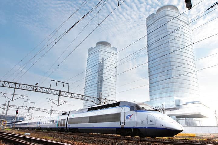 서울행 KTX 대전역 인근서 고장…승객 906명 환승 불편