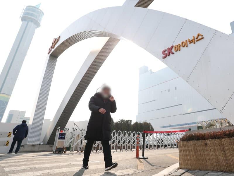 LS證 "SK하이닉스, 메모리 가격 뛰면서 인건비·성과급 이슈 부각…새 변수 될 수도"