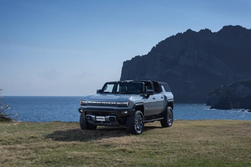 GMC '허머 EV SUV' 국내 상륙…"크랩워크·슈퍼크루즈" 혁신 기술 집약, 2억4657만원부터