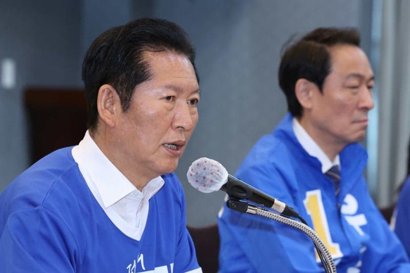 민주당, 강원서 첫 중앙선대위 회의…정청래 "대통령이 보낸 우상호" 강원 발전 약속