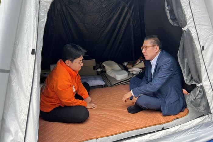 박형준, 단식 4일째 정이한 찾아 "TV토론 참여 긍정적"…이준석 "朴 사람의 도리 택했다"