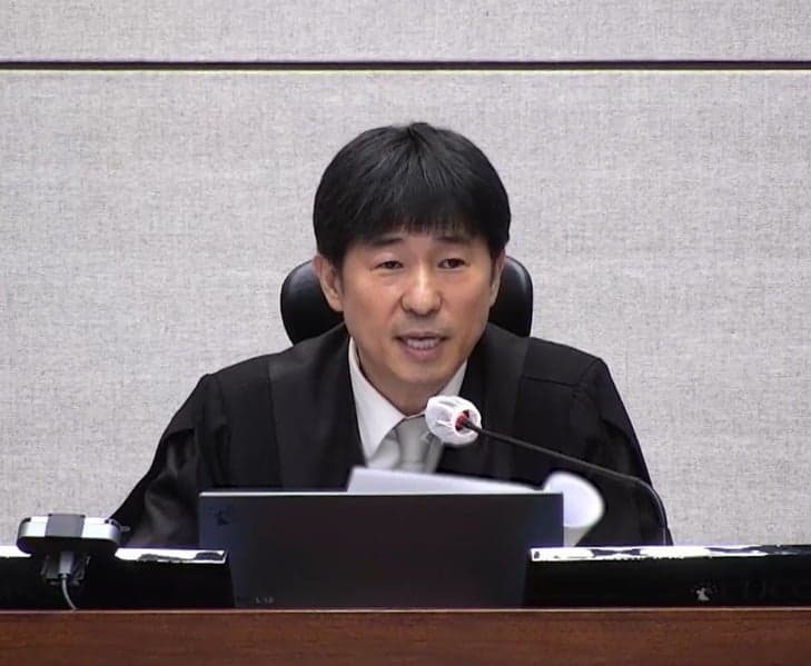 공수처, '룸살롱 접대 의혹' 지귀연 부장판사 첫 소환 조사