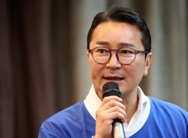 민주당, 강원서 첫 선대위 회의 "이재명 정부 성공 뒷받침"…'계엄 장갑차 저지' 유충원 공동선대위원장 위촉