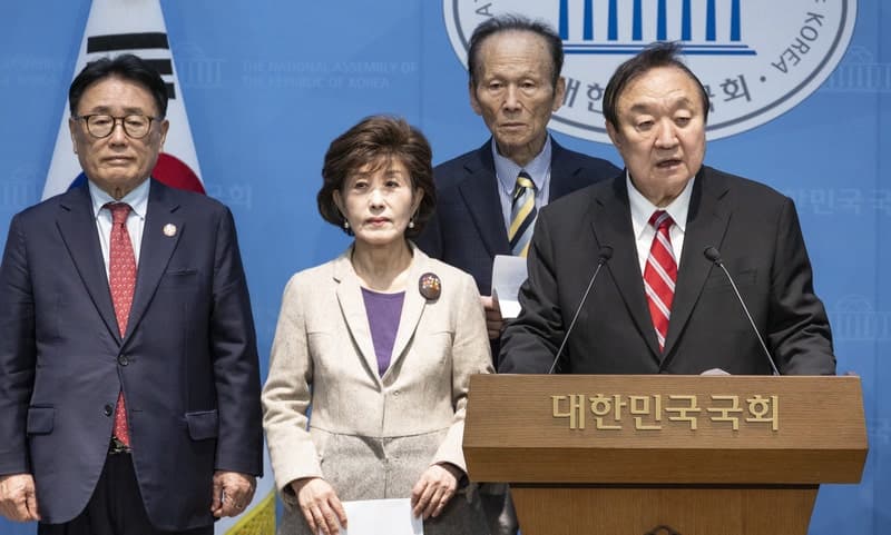 헌정회, 개헌 무산에 "총선 전후로 분권형 권력구조 개헌 반드시 추진"