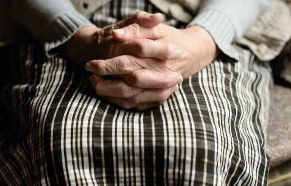 에쿠스 몰며 기초수급비 5400만원 챙긴 70대, "정부도 책임있다" 항소했지만