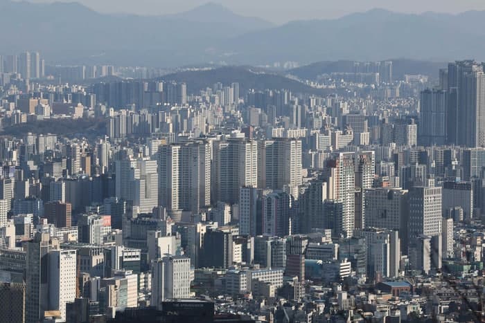 이재명, '실거주 유예 갭투자' 비판에 '억까' 반박